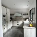 Luxueuse Et Moderne Avec Piscine ! *