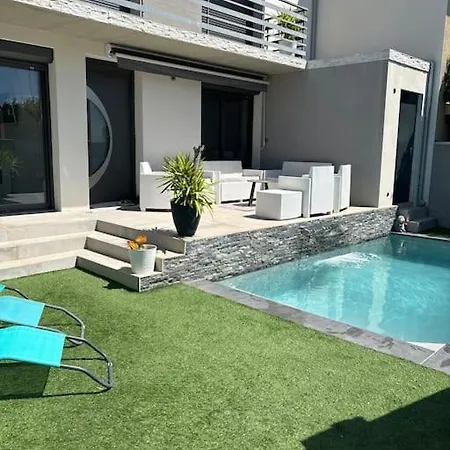 Maison Moderne Avec Piscine ! *