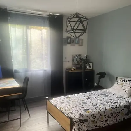 Maison Moderne Avec Piscine ! *