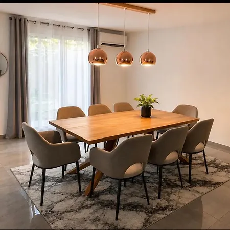 Luxueuse Et Moderne Avec Piscine !